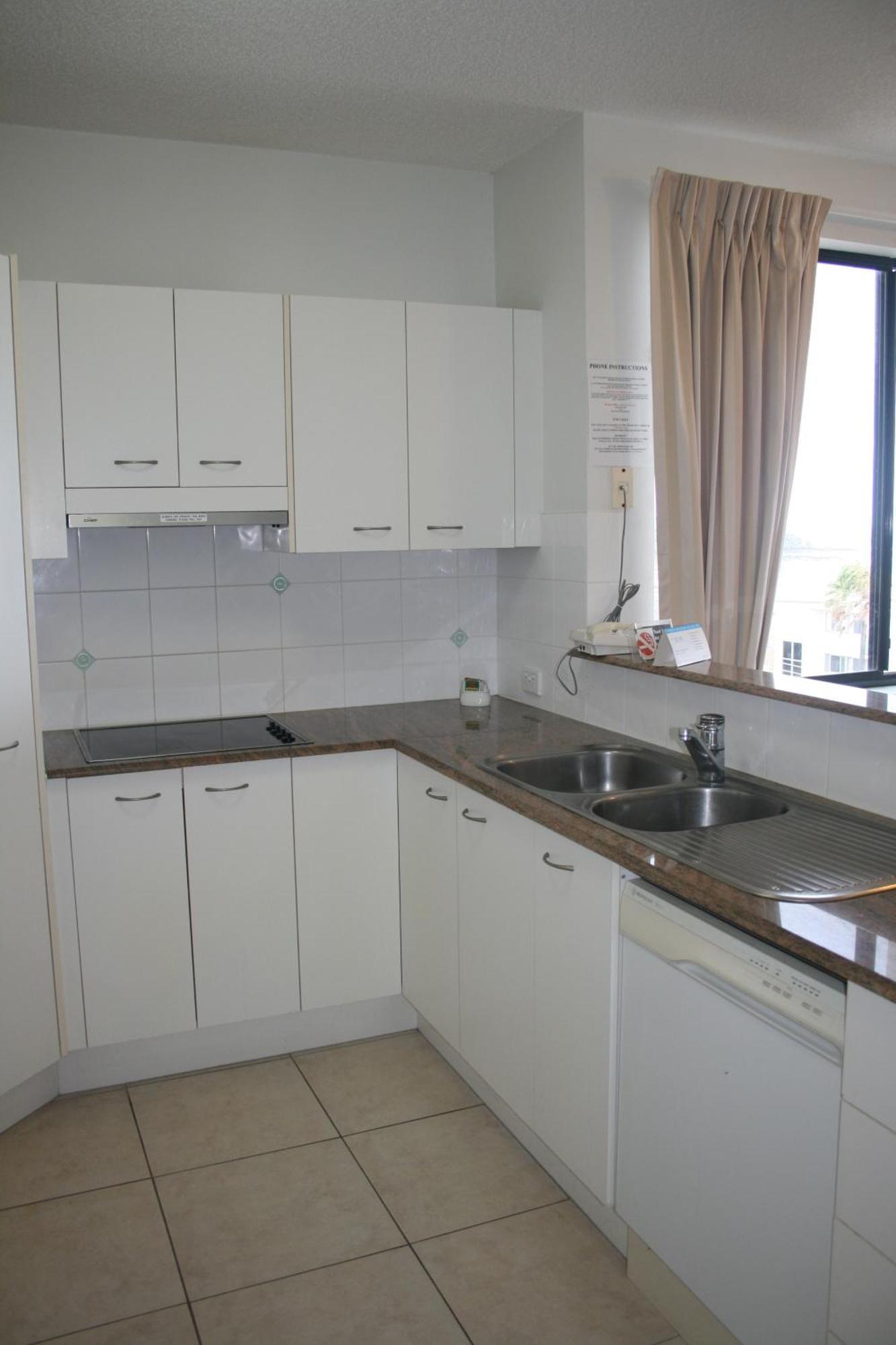 Kings Row Apartments Калаундра Экстерьер фото