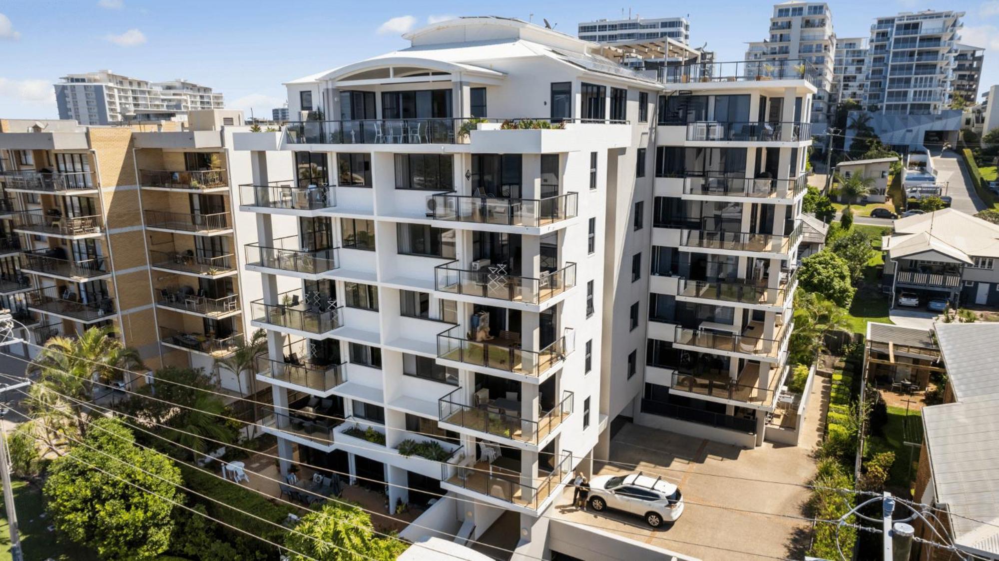 Kings Row Apartments Калаундра Экстерьер фото